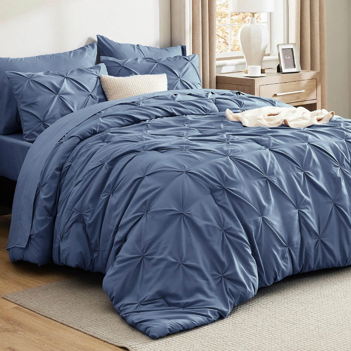 Luxury 7-Piece Pinch Pleat Bedding Set King Size Ultra-Soft Microfiber Comforter Set All-Season Breathable Cloud-Like Bed in a Bag Machine Washable