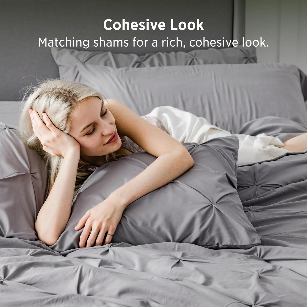 Luxury 7-Piece Pinch Pleat Bedding Set King Size Ultra-Soft Microfiber Comforter Set All-Season Breathable Cloud-Like Bed in a Bag Machine Washable