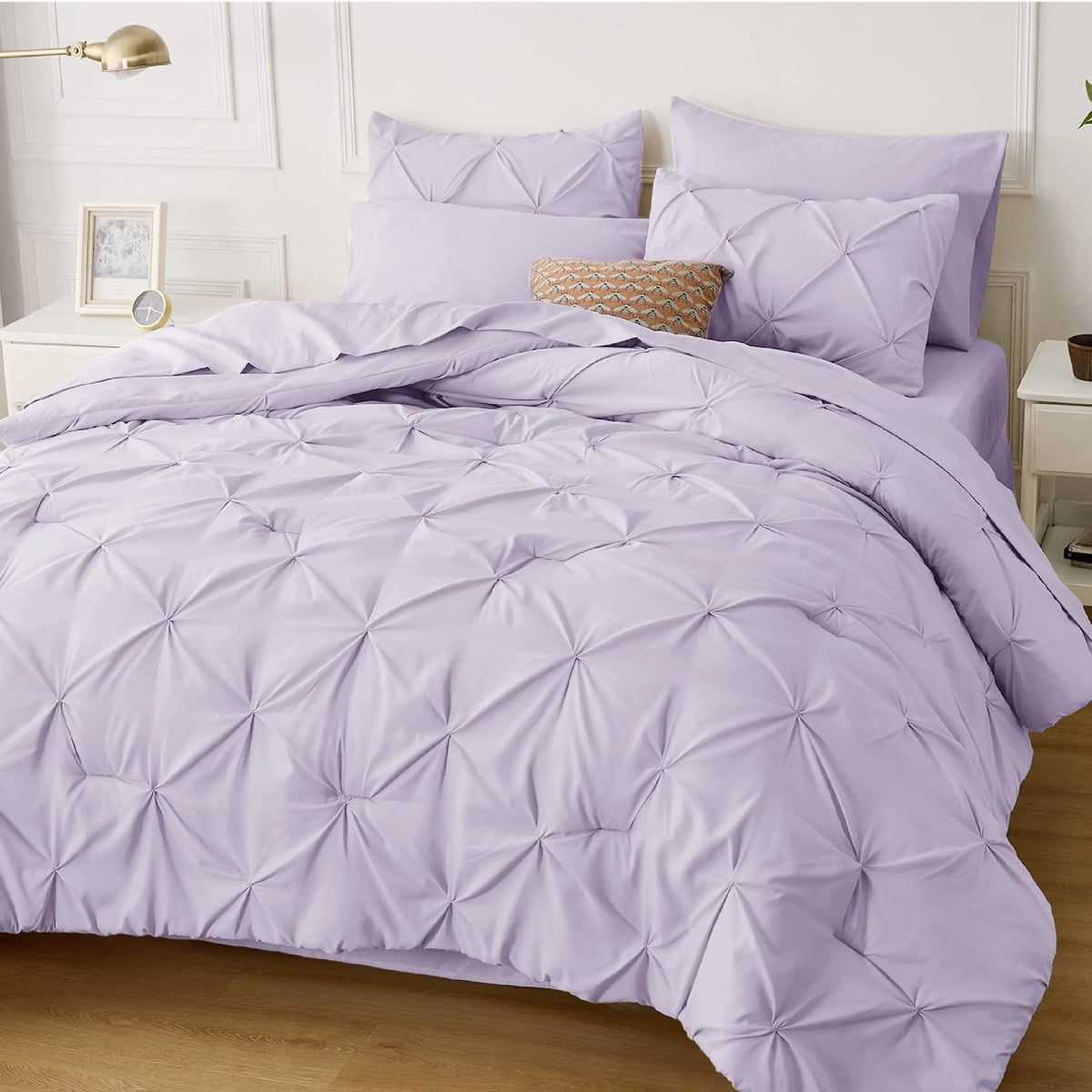 Luxury 7-Piece Pinch Pleat Bedding Set King Size Ultra-Soft Microfiber Comforter Set All-Season Breathable Cloud-Like Bed in a Bag Machine Washable