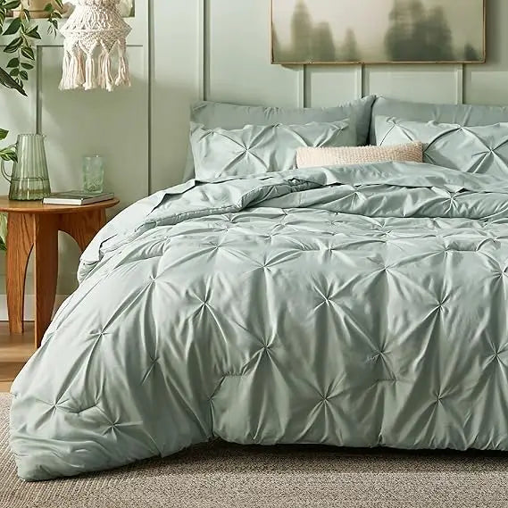 Luxury 7-Piece Pinch Pleat Bedding Set King Size Ultra-Soft Microfiber Comforter Set All-Season Breathable Cloud-Like Bed in a Bag Machine Washable