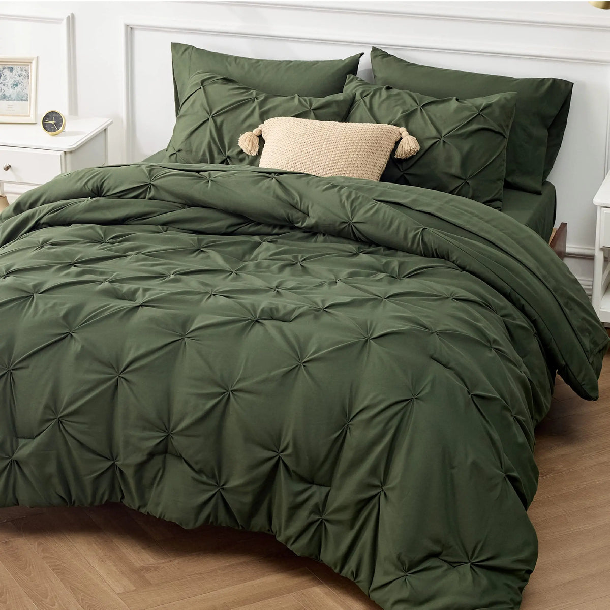 Luxury 7-Piece Pinch Pleat Bedding Set King Size Ultra-Soft Microfiber Comforter Set All-Season Breathable Cloud-Like Bed in a Bag Machine Washable